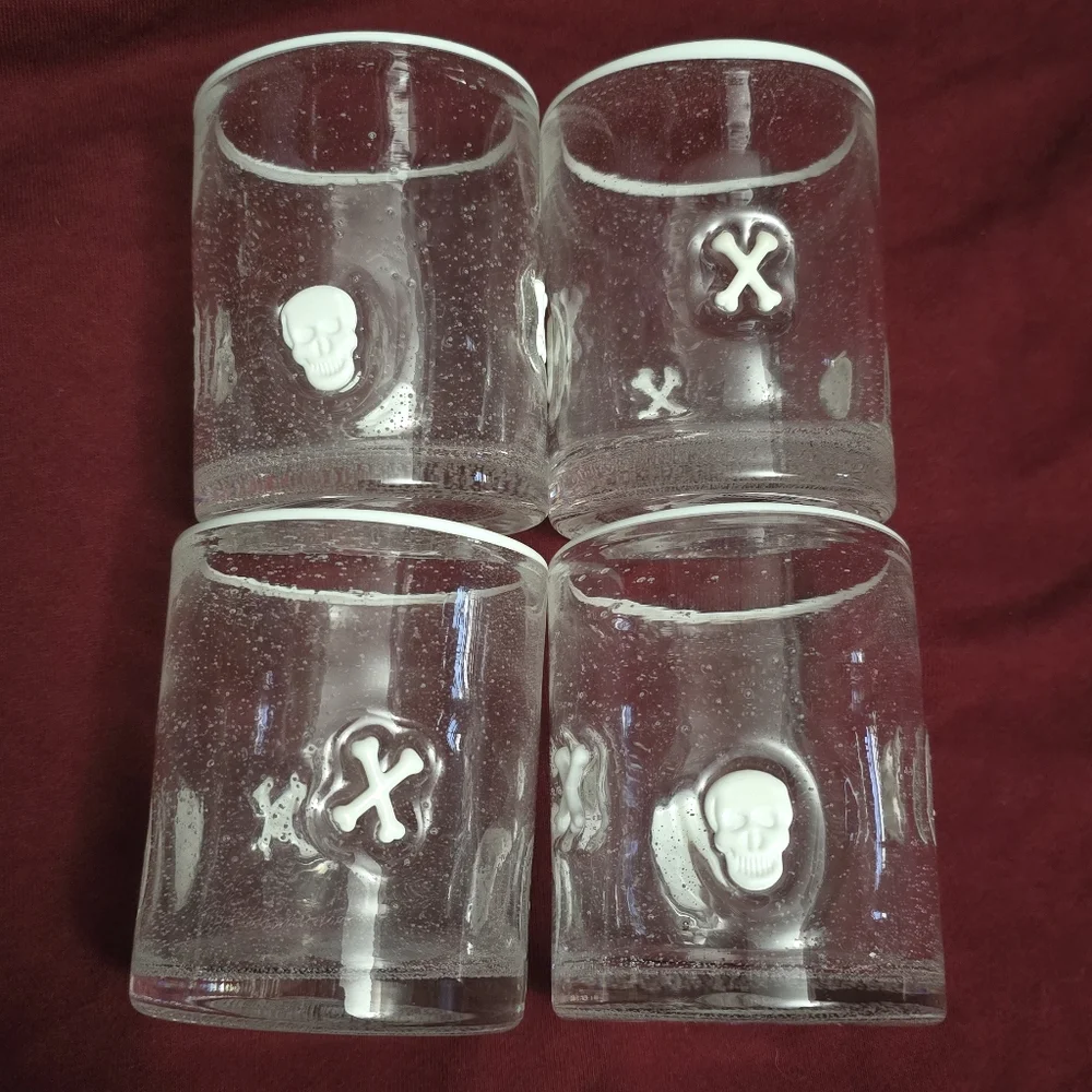 Pottery Barn Soda Lime Glass Icon Glasses 11oz Skull And Bones Skeleton Set Of 4
